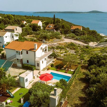 Holiday House Nena With Pool Vinisce Exterior photo