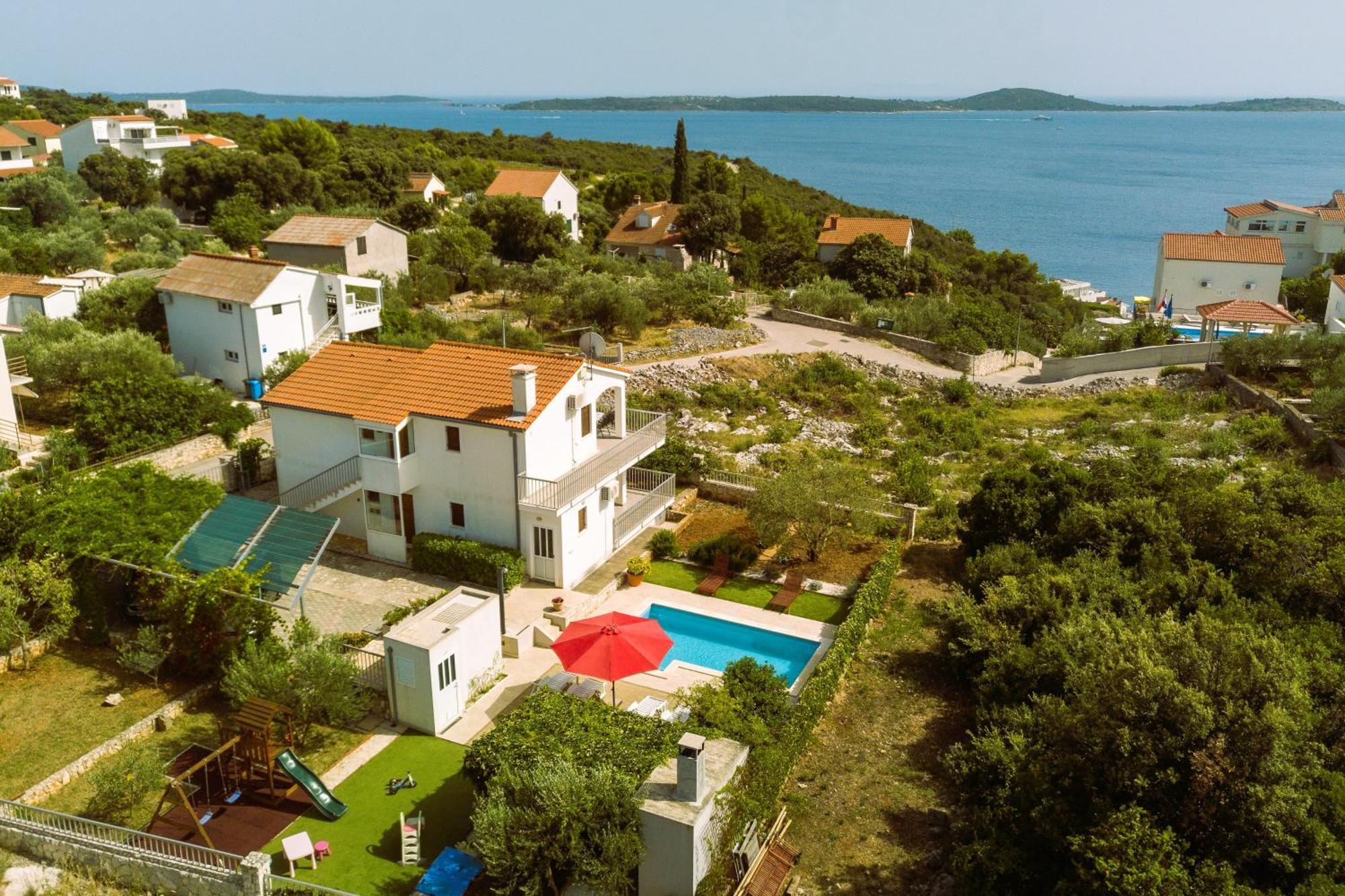 Holiday House Nena With Pool Vinisce Exterior photo