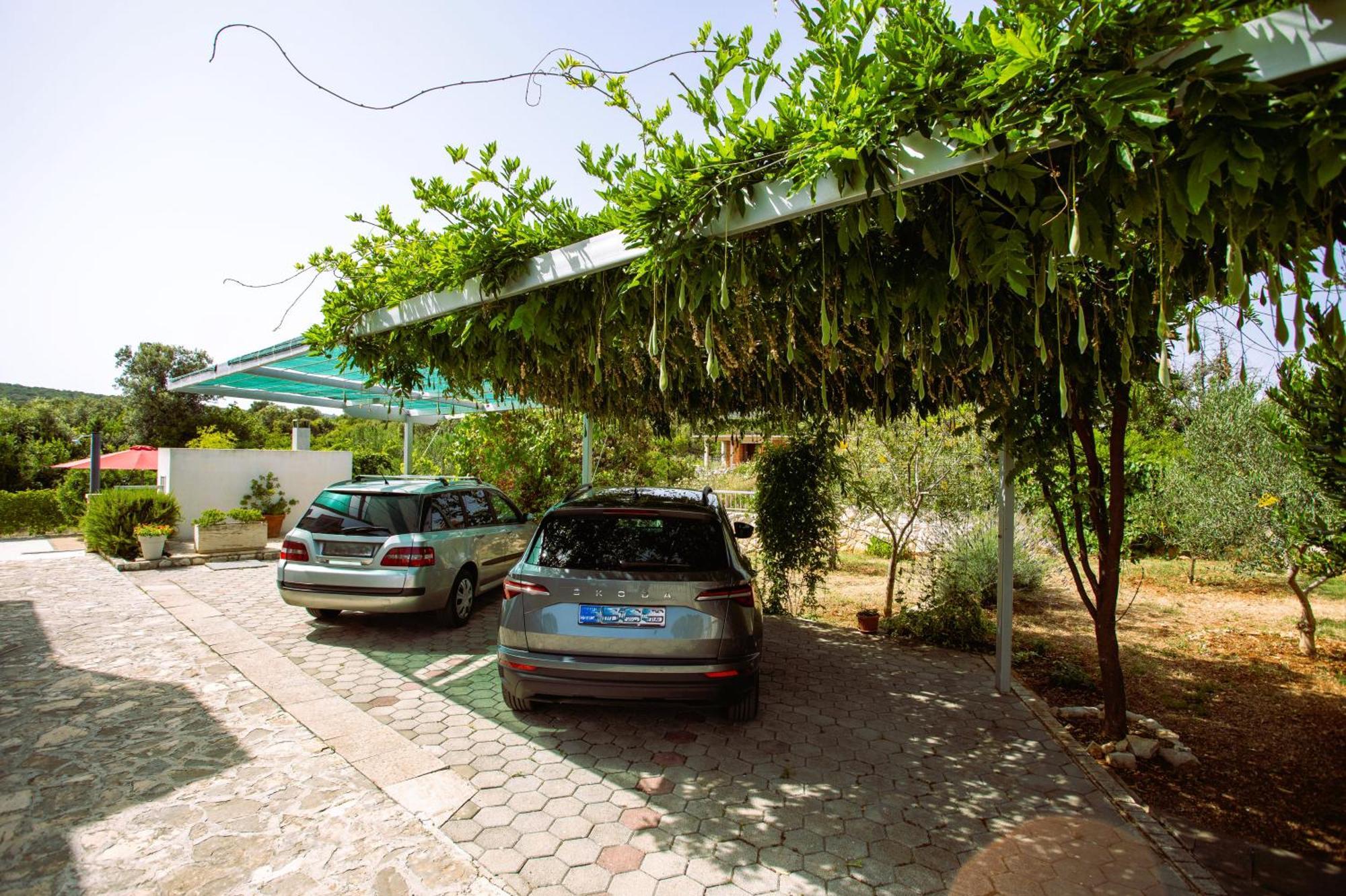 Holiday House Nena With Pool Vinisce Exterior photo
