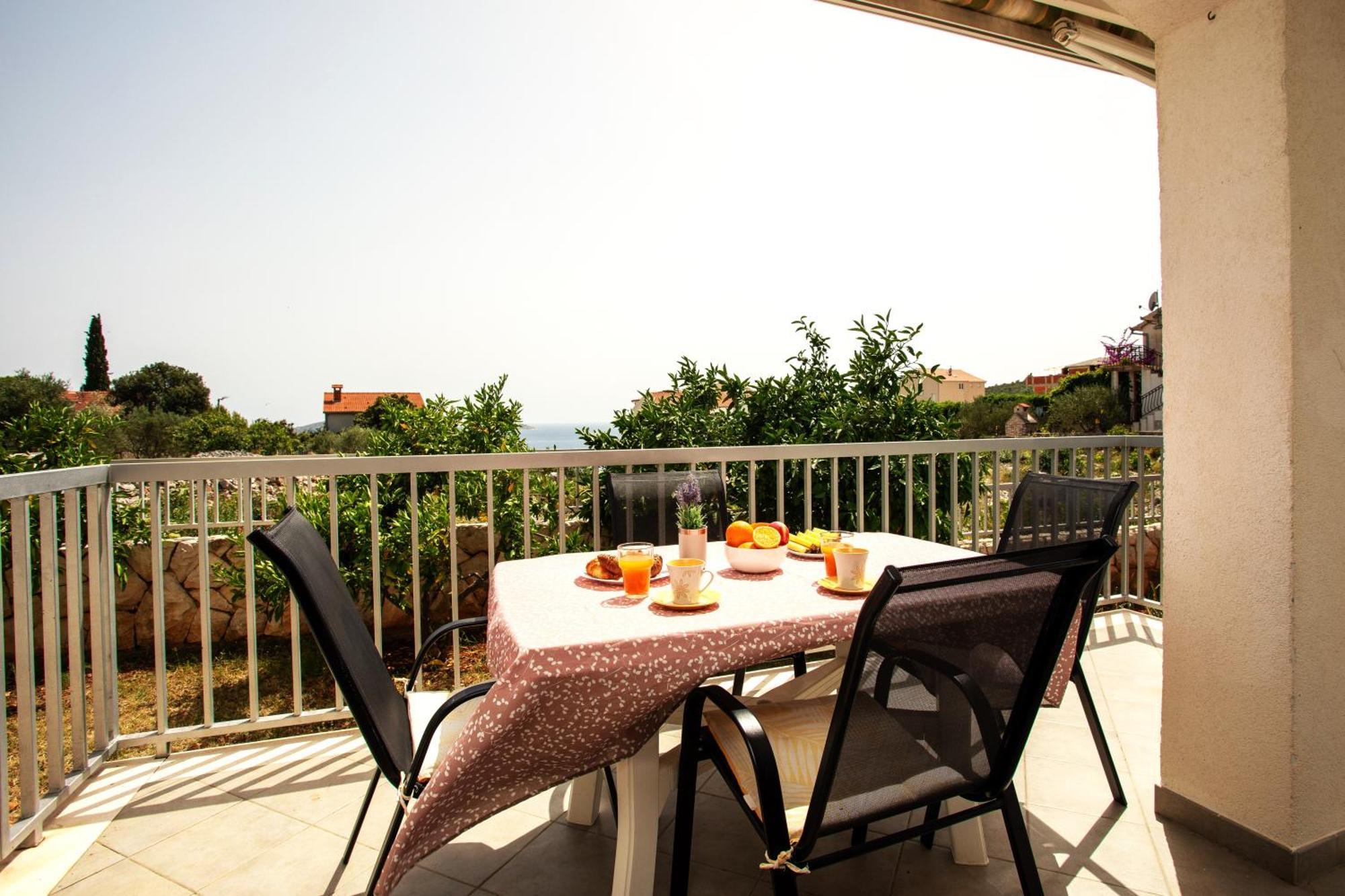 Holiday House Nena With Pool Vinisce Exterior photo