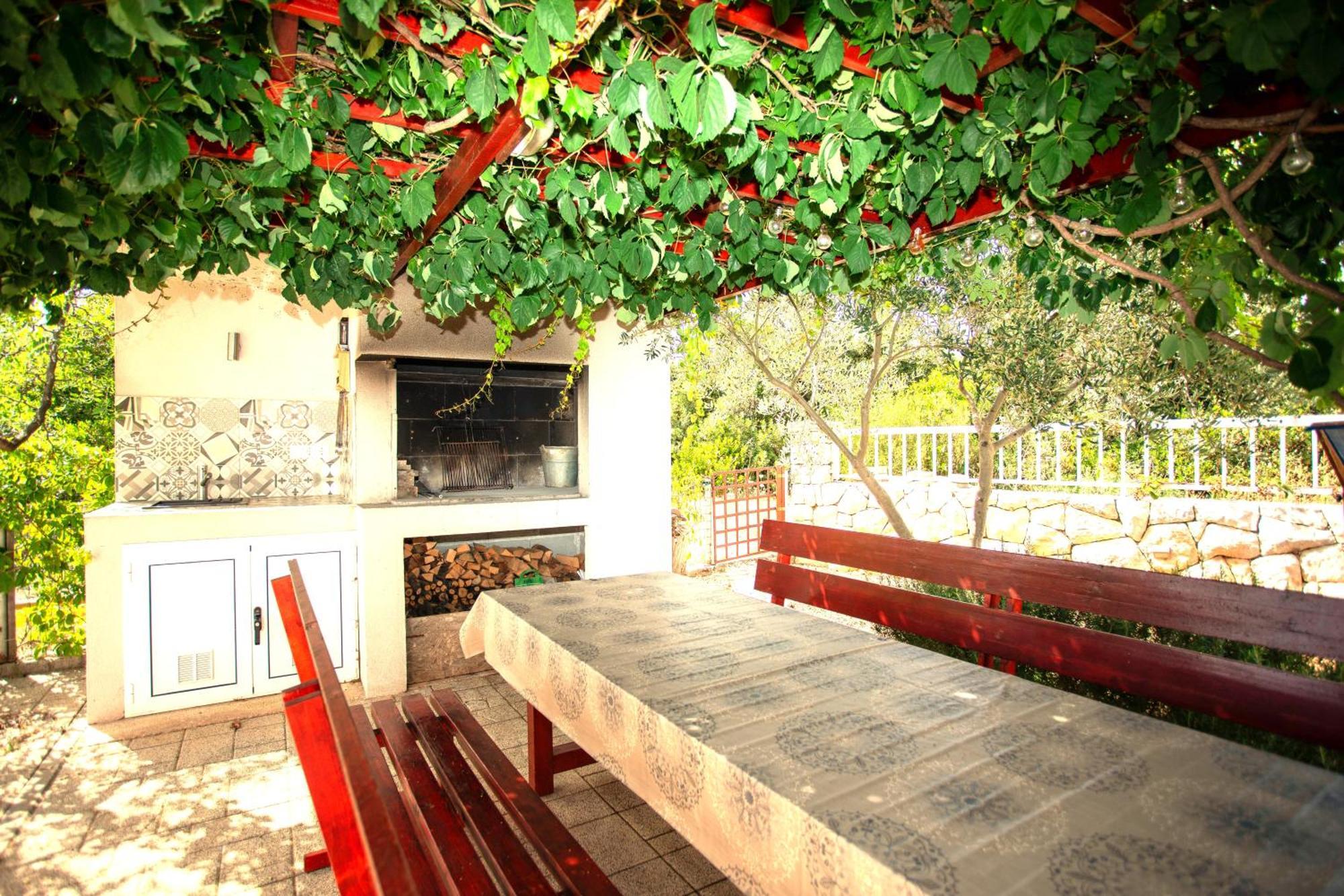Holiday House Nena With Pool Vinisce Exterior photo